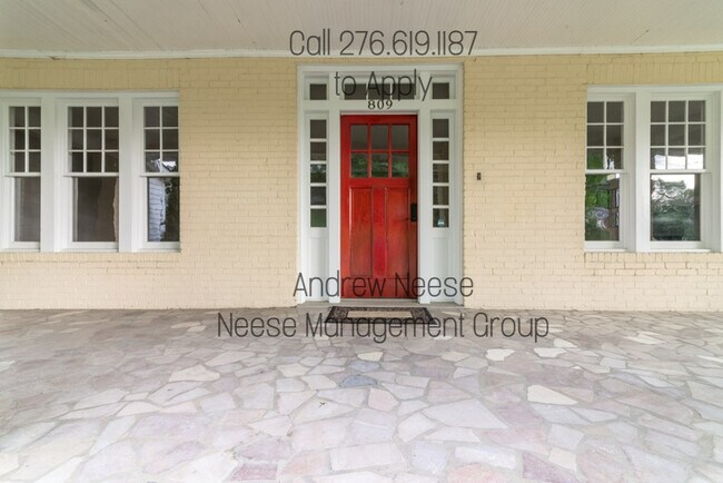 Building Photo - 809 Colonial Rd SW