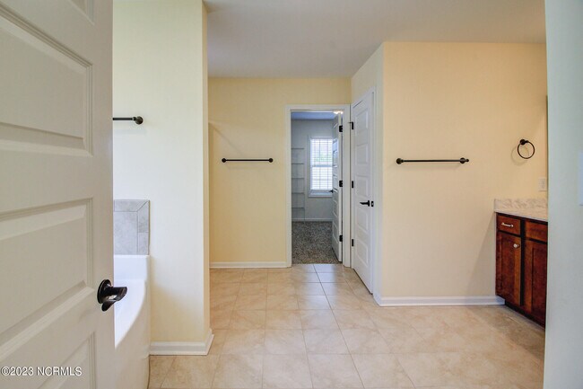 Building Photo - 262 Independence Blvd