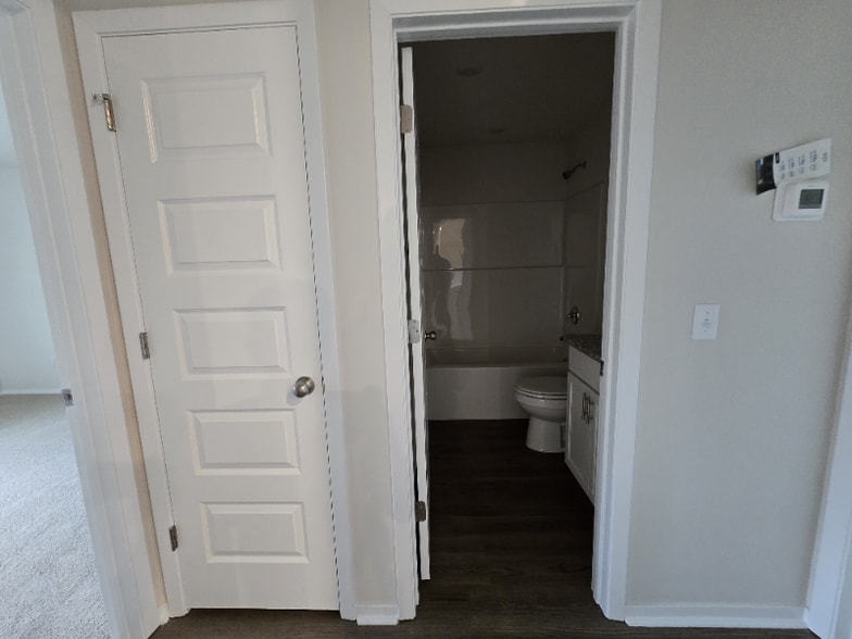 Building Photo - 2701 Murphy St