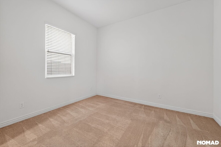 Building Photo - 20840 E Reins Rd