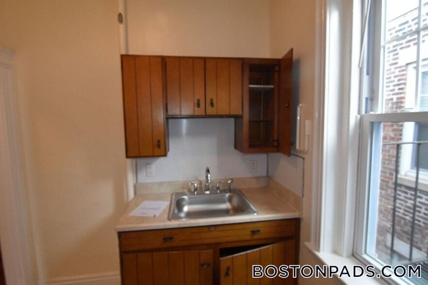 Primary Photo - 25 Park Dr