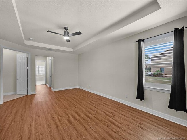 Building Photo - 724 SW Sea Green St