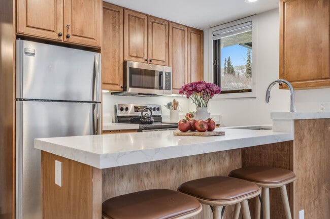 Building Photo - 135 Carriage Way