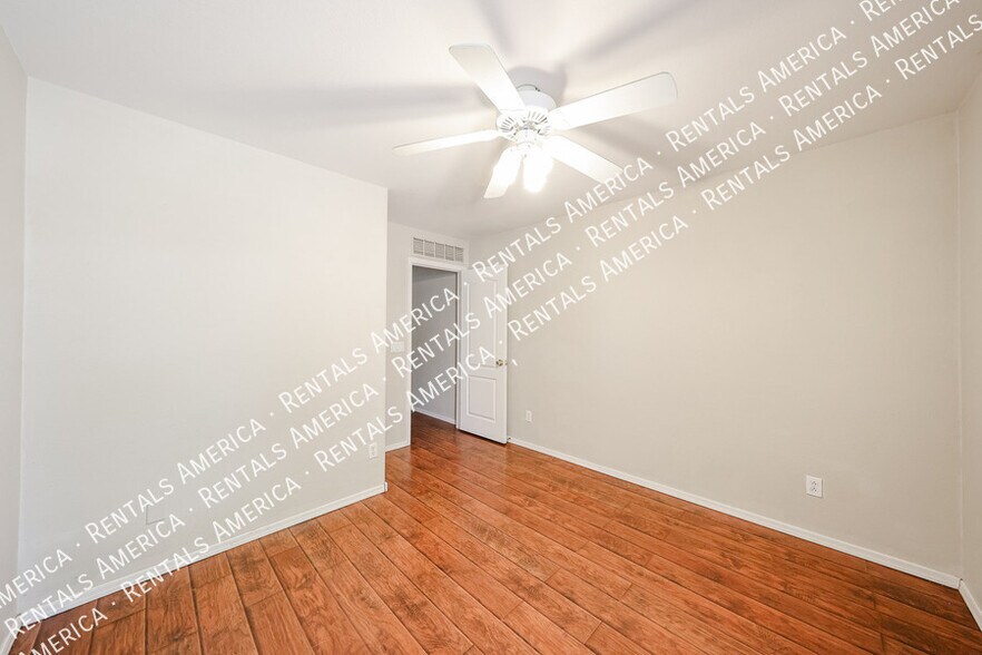 Building Photo - 1623 E Wildhorse Pl