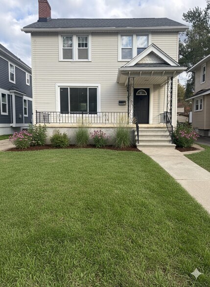 Primary Photo - 827 Longfellow Ave