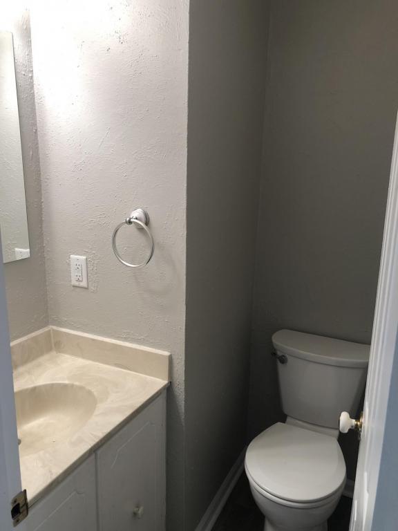 Building Photo - 126 Oakmont Dr