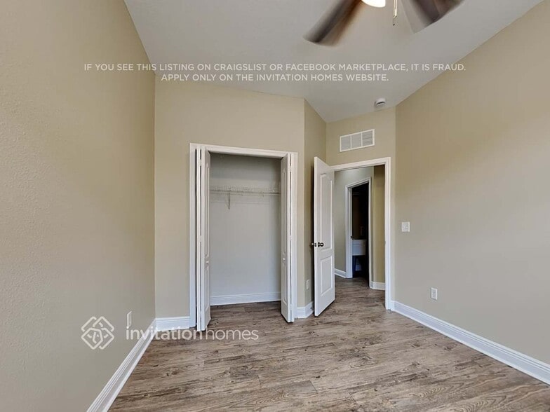 Building Photo - 411 Thicket Crest Rd