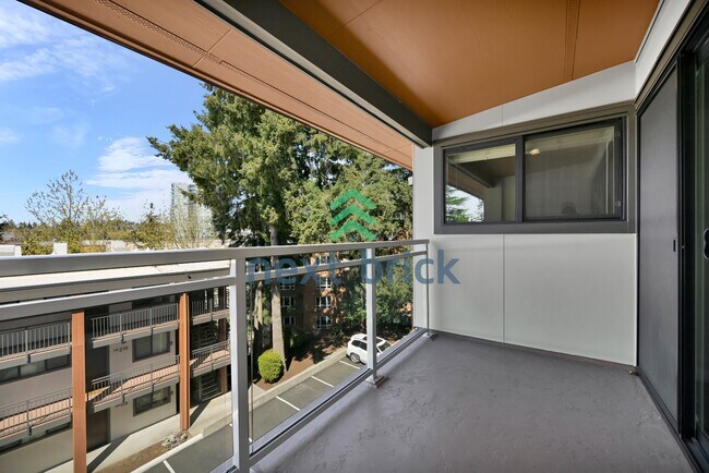 Building Photo - Downtown Bellevue Living | 2BR Condo with Storage & Balcony