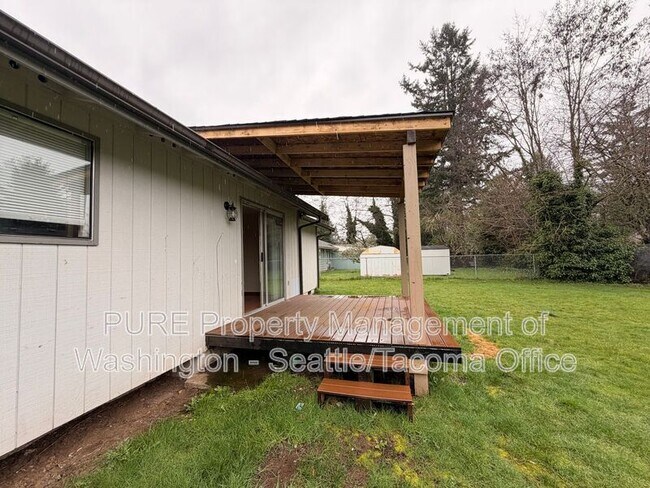 Building Photo - 9017 Wildwood Ave SW