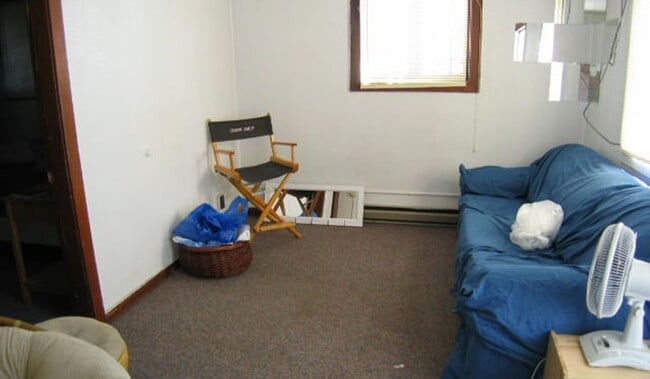 860 NE Ast - LR - 805 NE California St