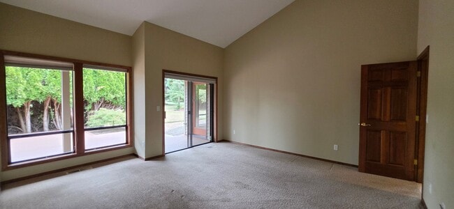Building Photo - 2200 NW Doral St