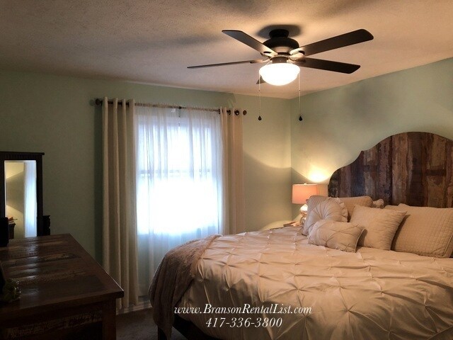 Building Photo - Now Leasing for August!!!