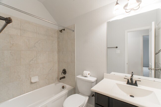 Building Photo - 11 Sawbridge Cir