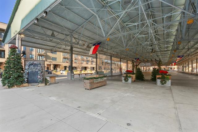 Building Photo - 640 S Pearl Expy