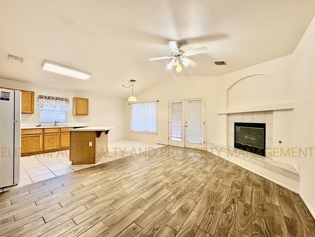 Building Photo - 9073 E Muleshoe St
