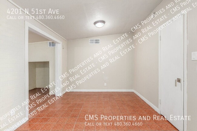 Building Photo - 4201 N 51st Ave