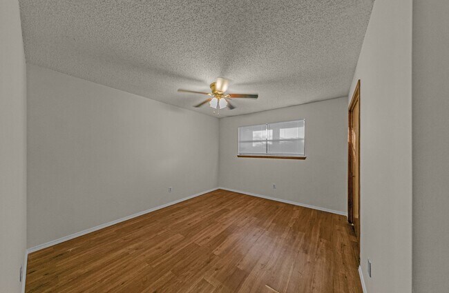 Building Photo - Great 2 Bed /1 Bath Downtown Bentonville
