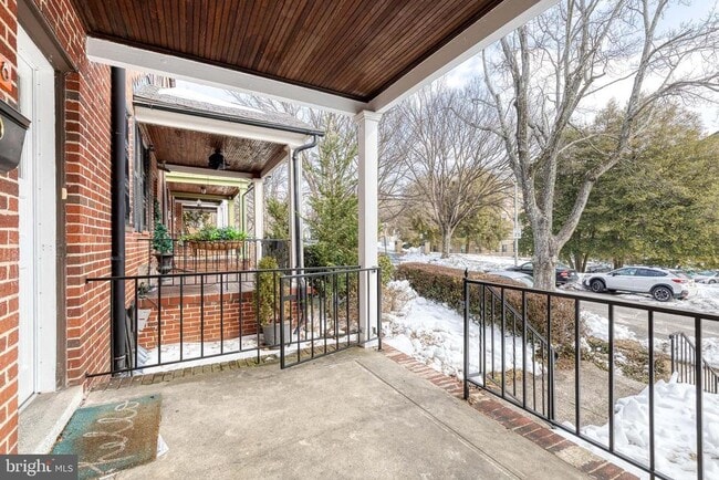 Building Photo - 3918 Beech Ave