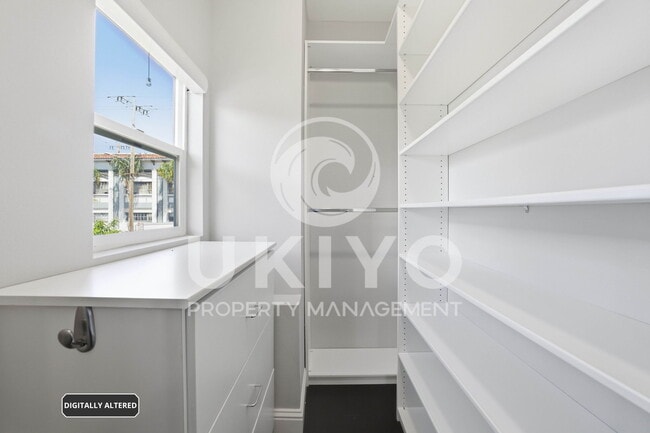 Building Photo - 1123 30th St