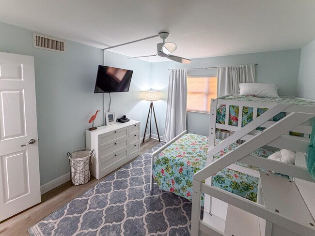 Building Photo - 10200 S Ocean Dr