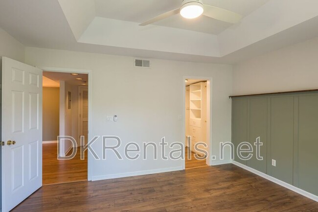 Building Photo - 521 McGill Park Ave NE