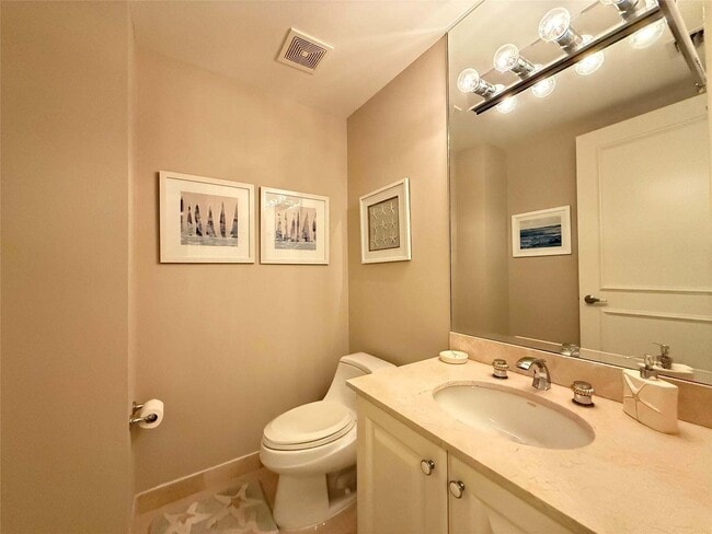 Building Photo - 800 Ocean Dr