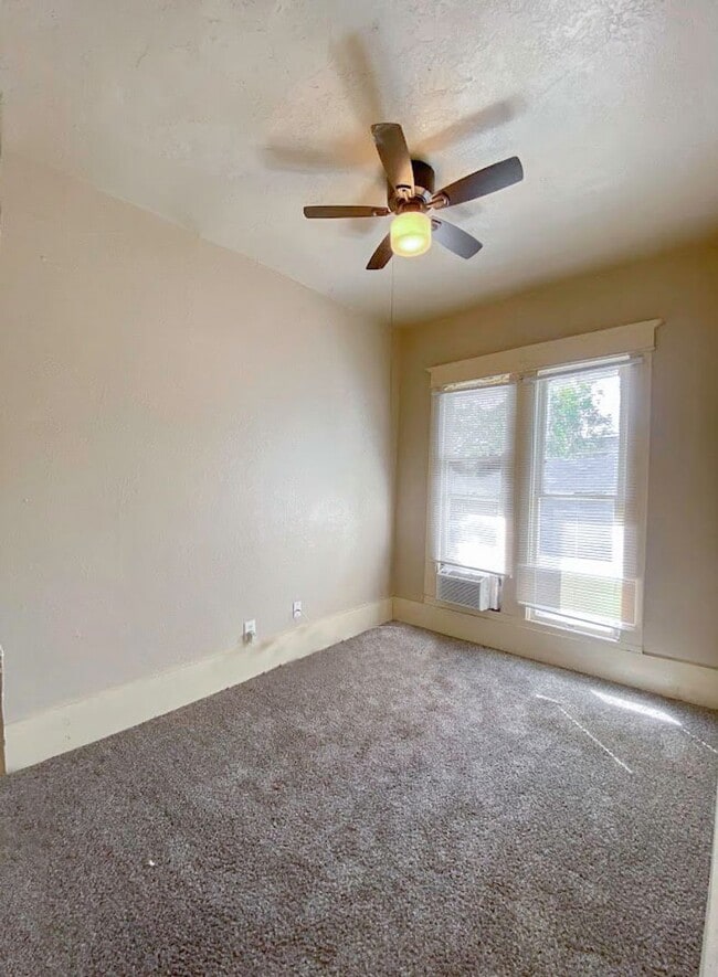 Building Photo - Updated 1Bd 1Ba apartment Historic home cl...