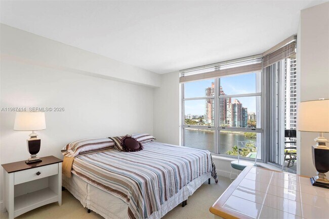 Building Photo - 3600 Mystic Pointe Dr