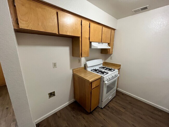 Building Photo - 1356