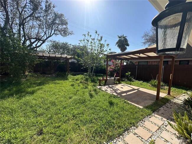 Building Photo - 23 N St