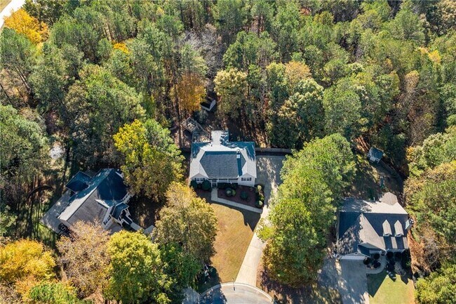 Building Photo - 204 Red Fox Ct