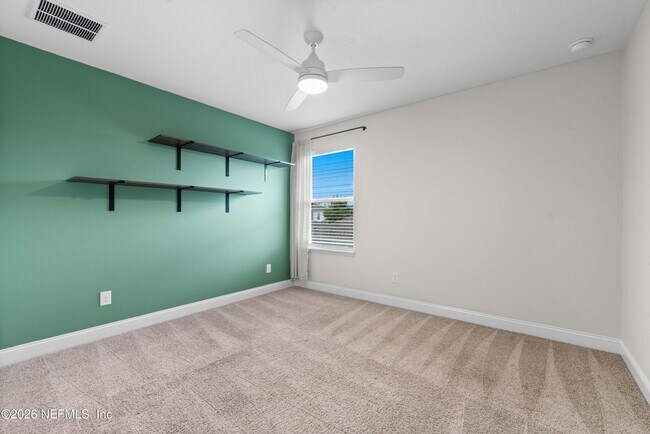 Building Photo - 235 Silverleaf Village Dr