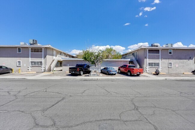 Building Photo - Bright & Spacious 2-Bedroom Condo in Las V...