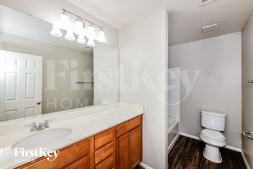Building Photo - 9809 Dryden Ct