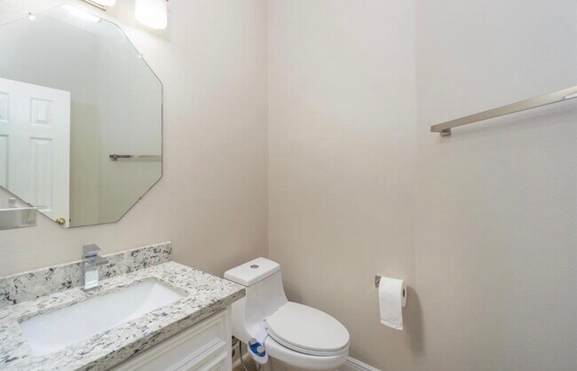 Building Photo - 1408 S Friendswood Dr