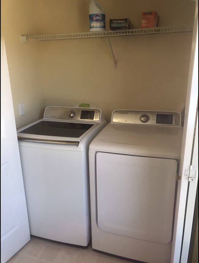 Building Photo - 2407 James St