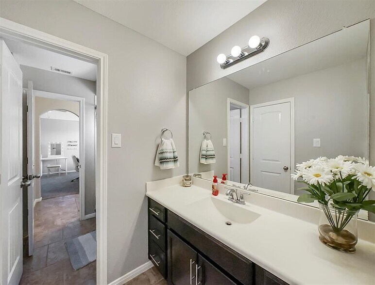 Building Photo - 28710 Brownwood Lake Dr