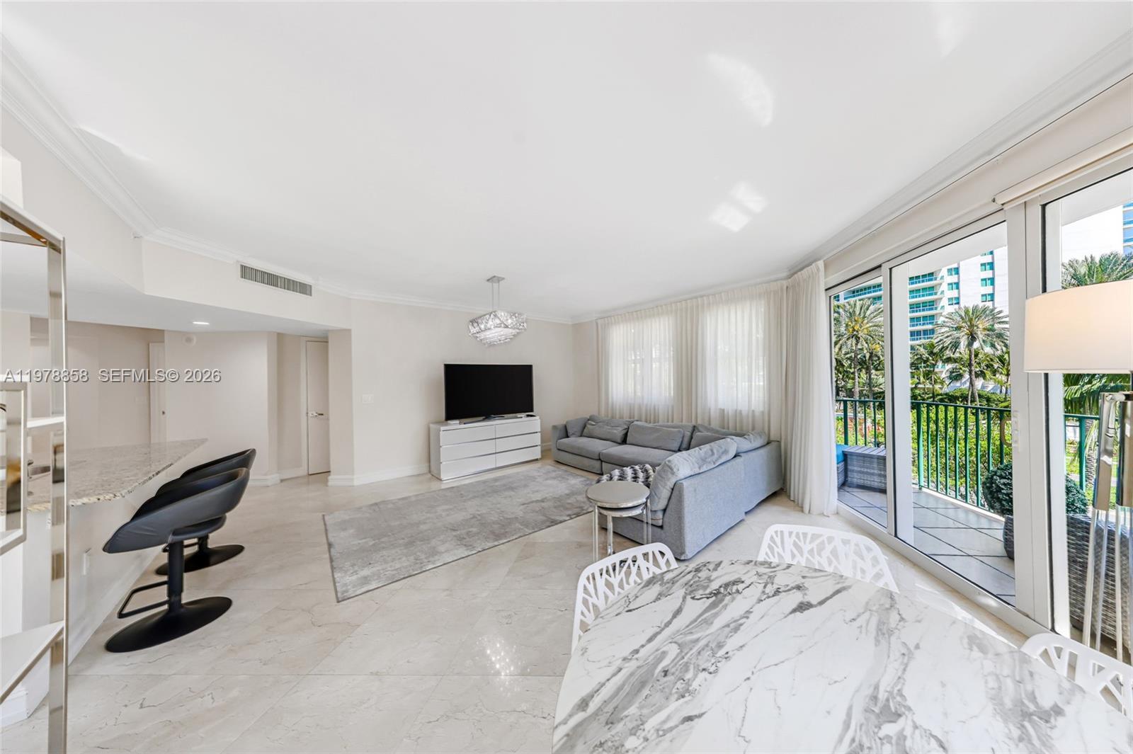 Building Photo - 20000 E Country Club Dr