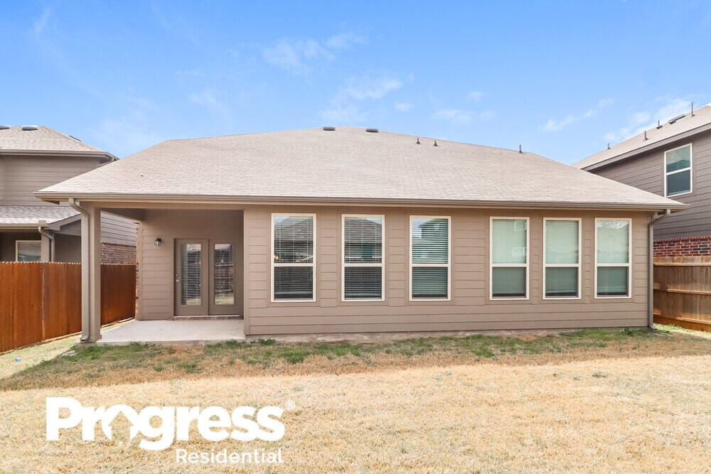 Building Photo - 6232 Topsail Dr