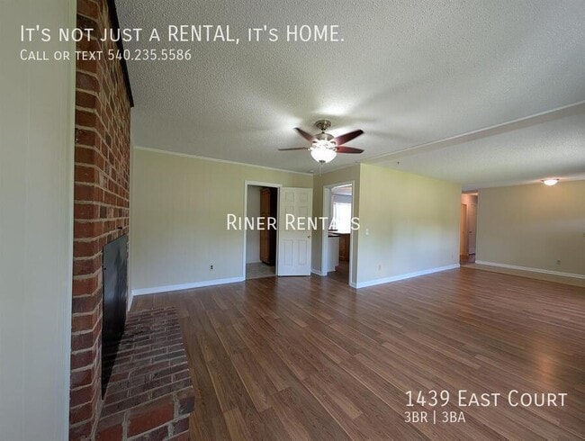 Building Photo - 1439 East Ct