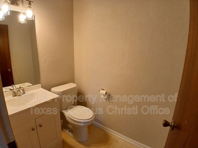 Building Photo - 5001 Middlecoff Cir