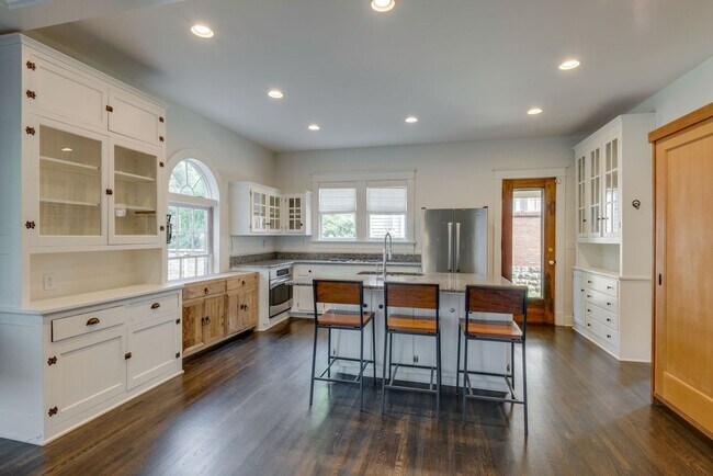 Building Photo - Welcome home to this historic stunner on o...