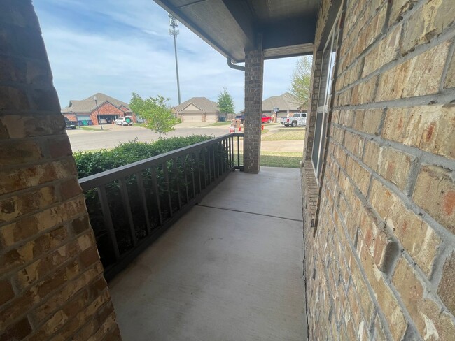 Building Photo - Deer Creek Schools