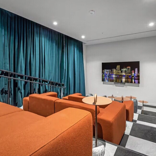 Building Photo - 11 NE 6th St