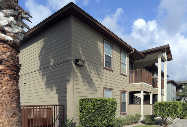 Building Photo - Cimarron Court