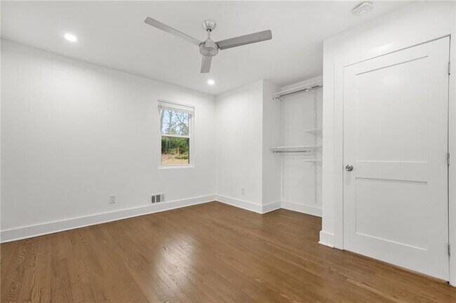 Building Photo - 1949 Handley Ave SW