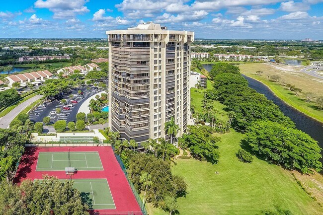 Building Photo - 2480 Presidential Way