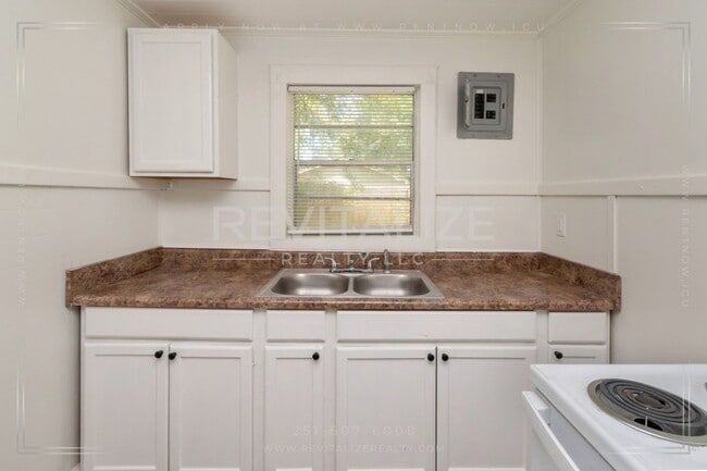 Building Photo - Newly Updated 1 Bed/1 Bath House in Mobile!