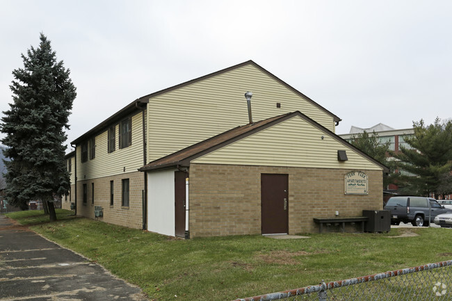 Building Photo - Penn Park Apartments