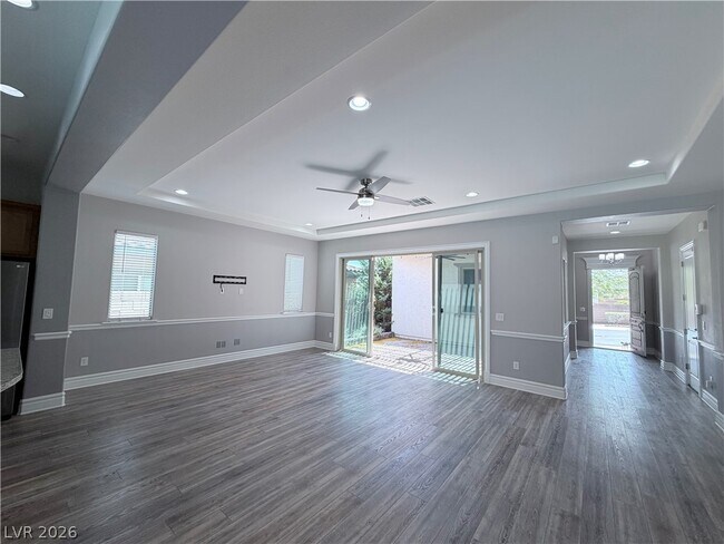 Building Photo - 9936 Wildhorse Cyn Ave